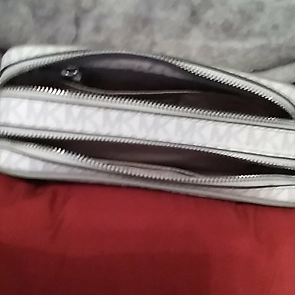Purse - Picture 2 of 2